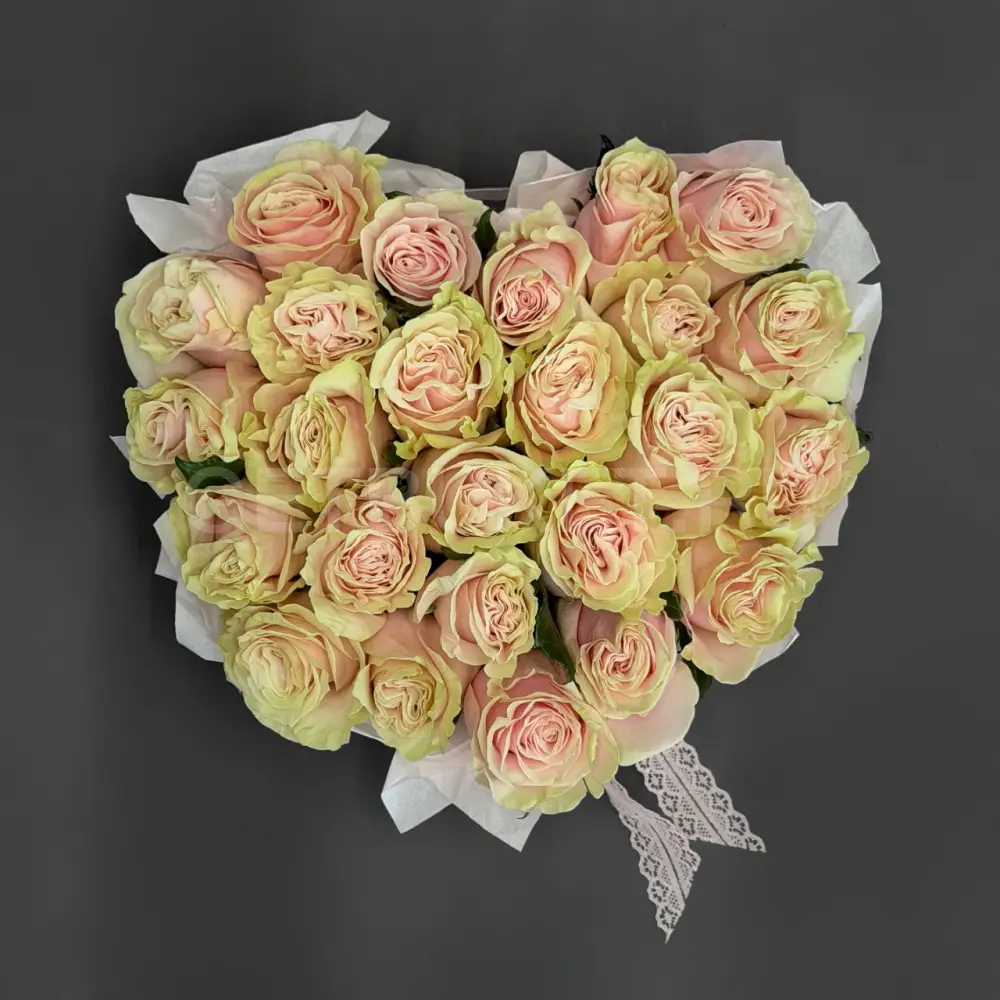 224405 Нежная композиция из роз с любовью